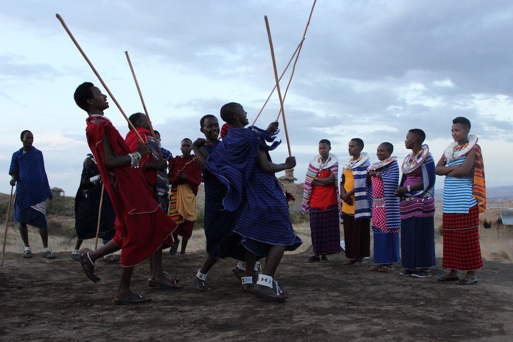 Massai Lodge Menschen Besuch bei den Massai